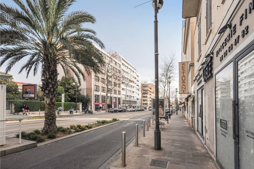 Photo of Others in Carnot