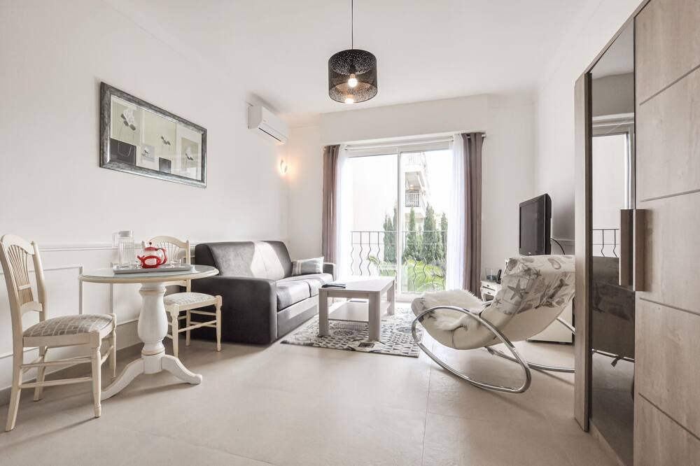Photo of Bedroom in Carnot