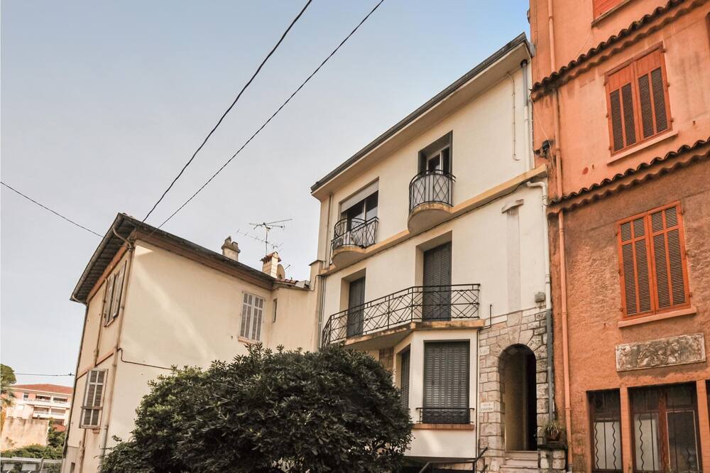 Photo of Outdoor in Carnot