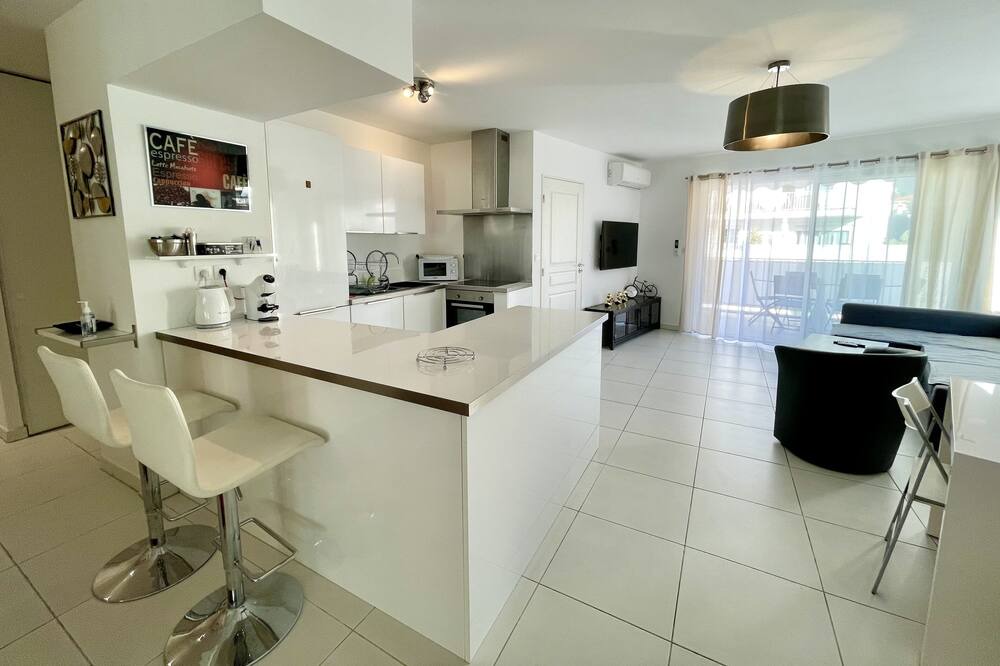 Photo of Kitchen in California - Pezou