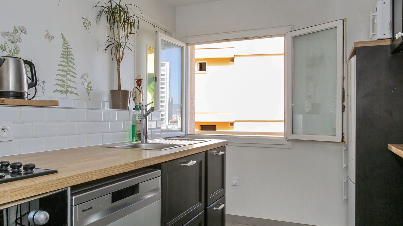 Photo of Kitchen in Saint-Lambert