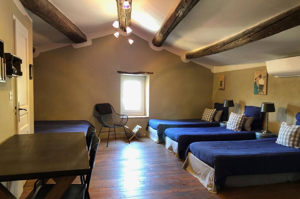 Photo of Bedroom in Saint-Jean-de-Ceyrargues