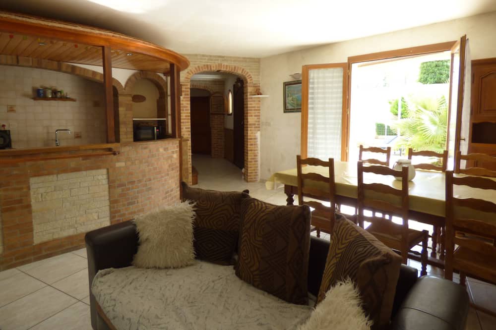 Photo of Livingroom in Villeneuve-les-Beziers