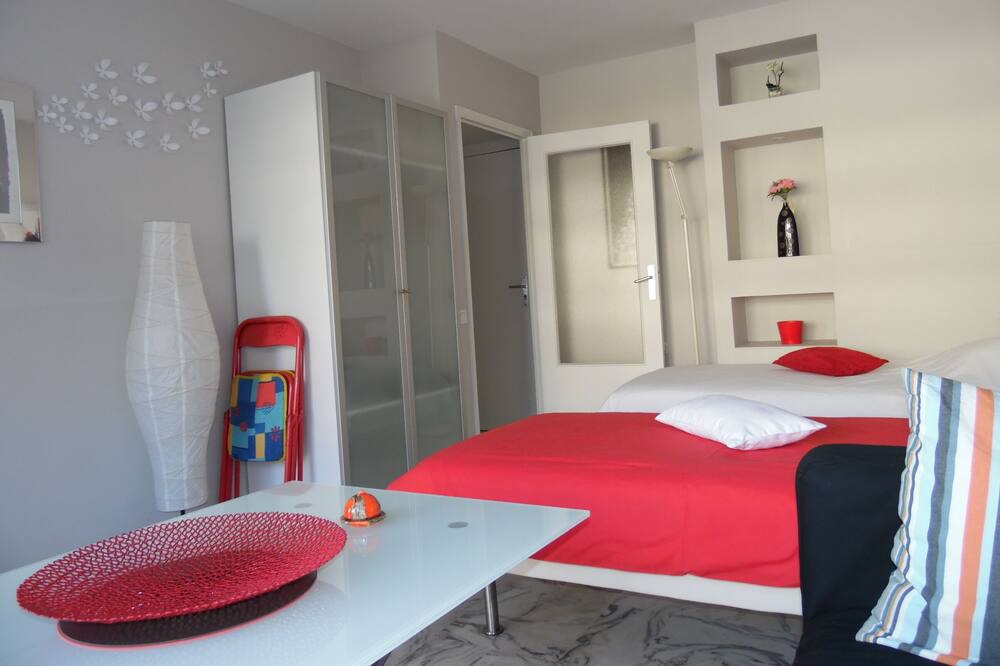 Photo of Bedroom in California - Pezou
