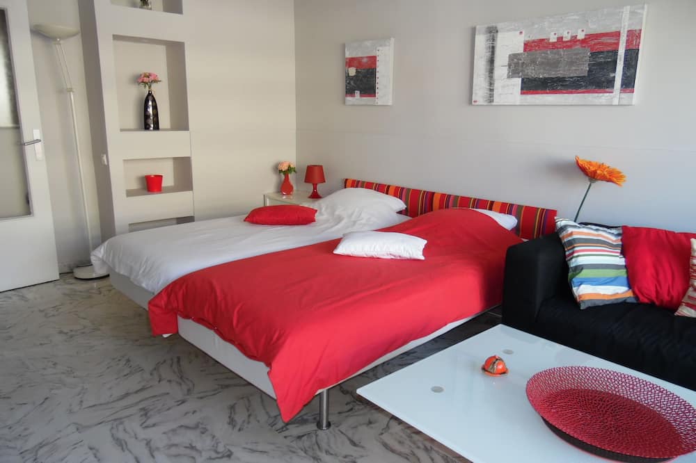 Photo of Bedroom in California - Pezou