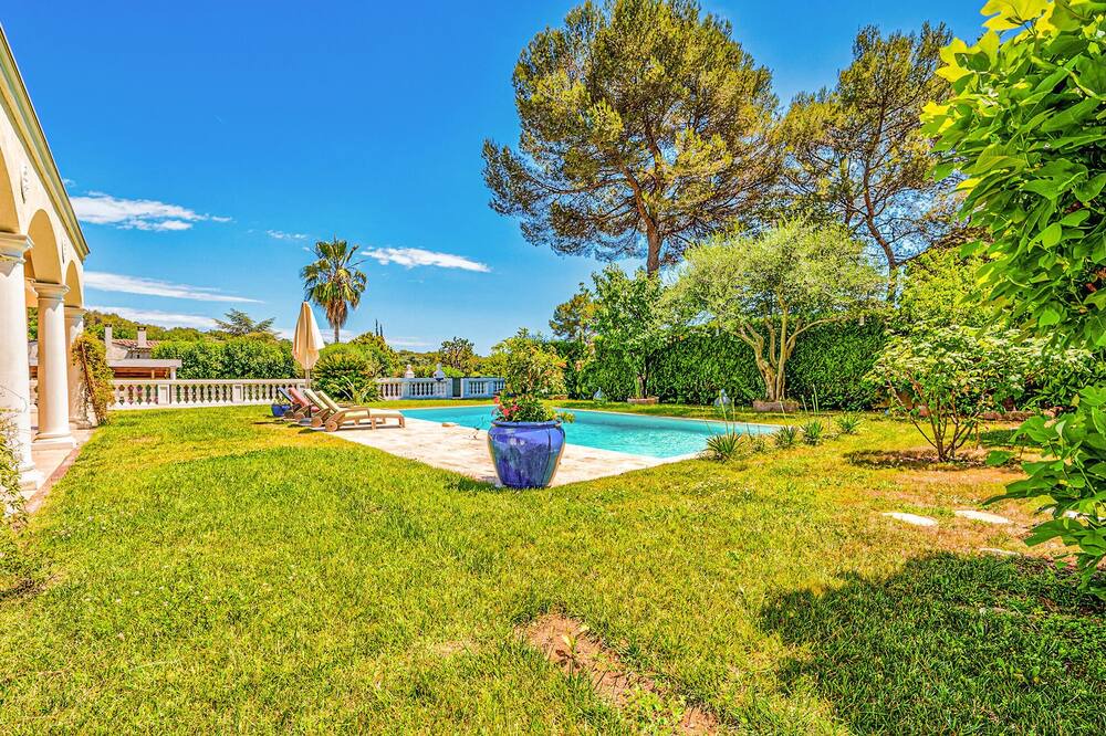 Photo of Outdoor in Roquefort-les-Pins