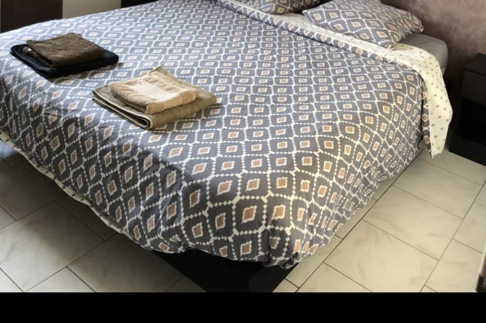 Photo of Bedroom in Cuges-les-Pins