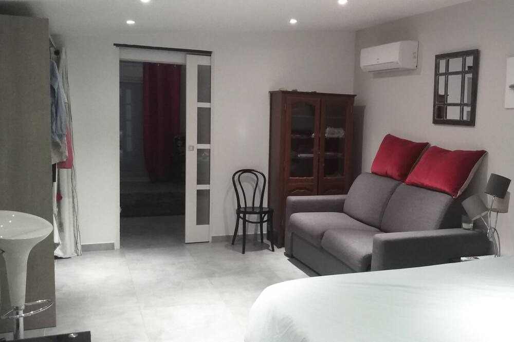 Photo of Bedroom in Cavaillon