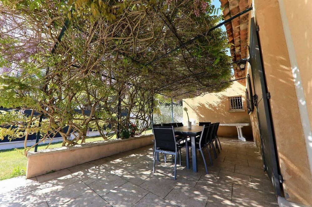 Photo of Patio Balcony in Lambesc