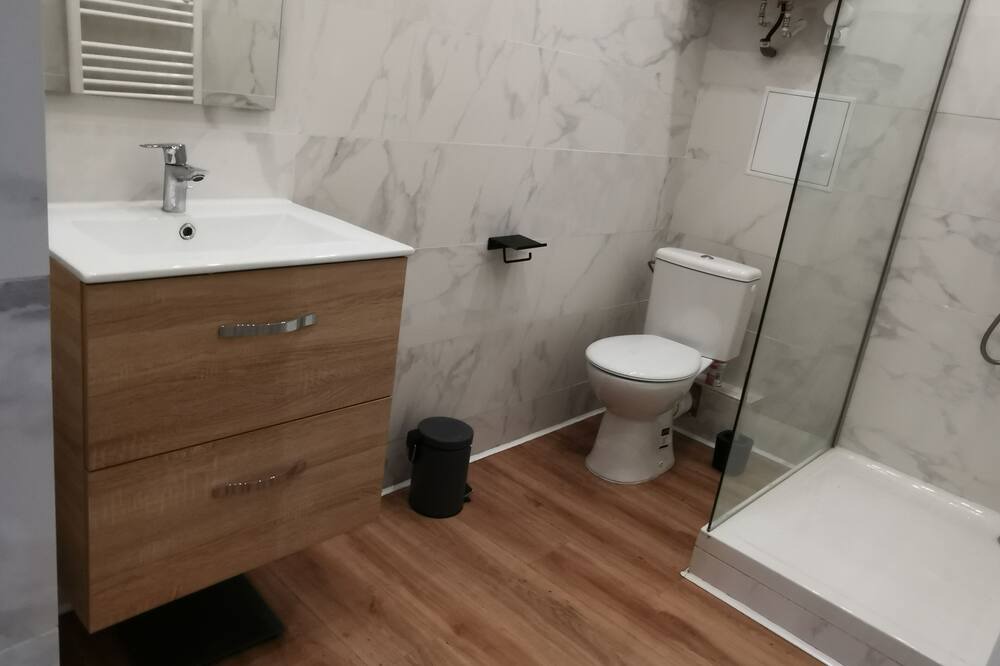 Photo of Bathroom in Baille