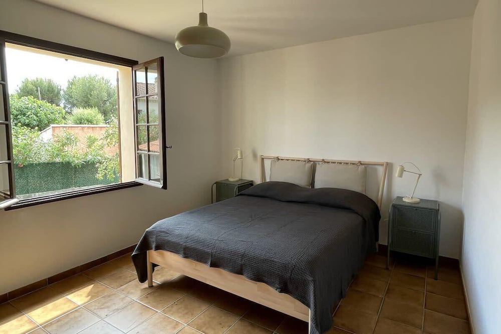 Photo of Bedroom in Lambesc