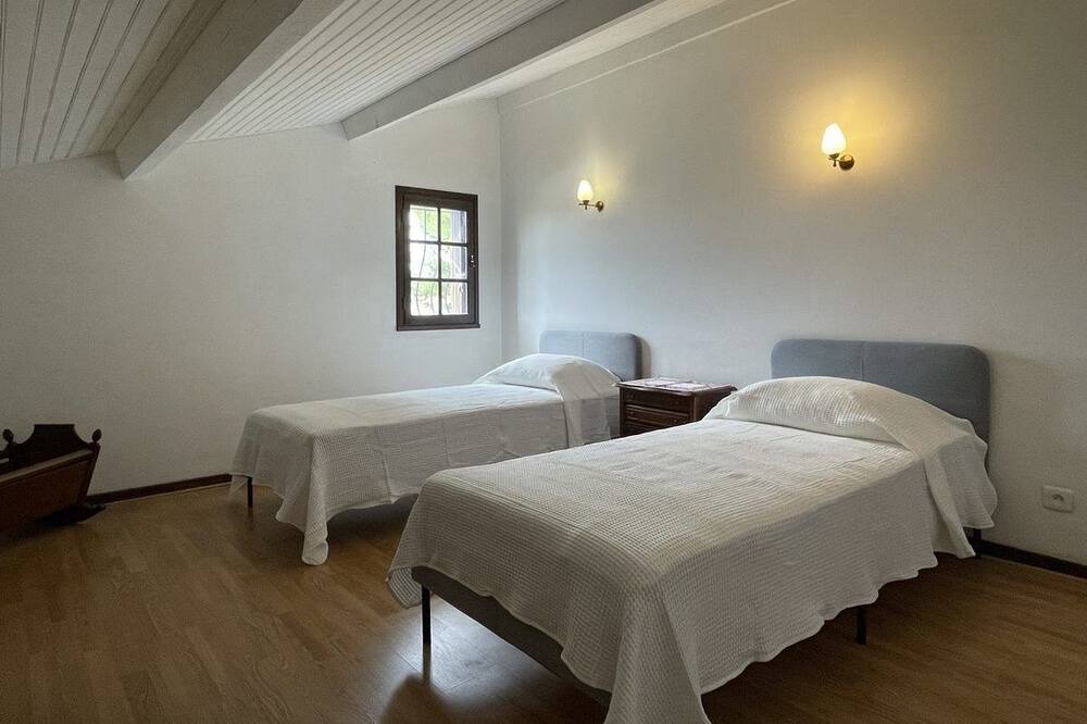 Photo of Bedroom in Lambesc