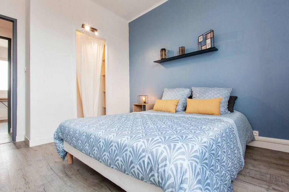 Photo of Bedroom in Nimes City Centre