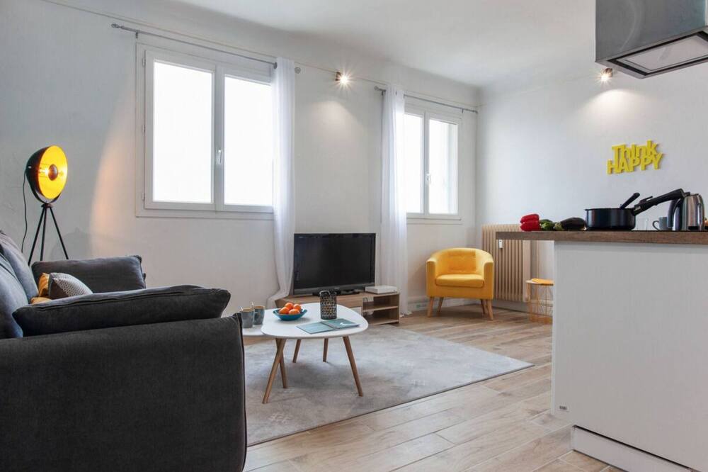 Photo of Livingroom in Nimes City Centre