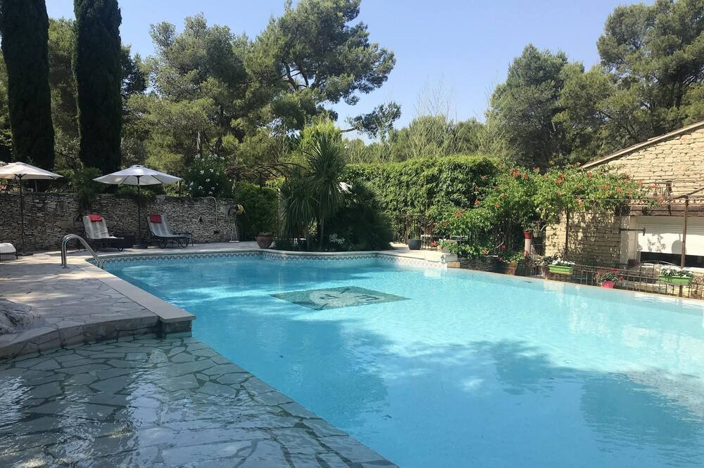 Photo of Outdoor in Orgon