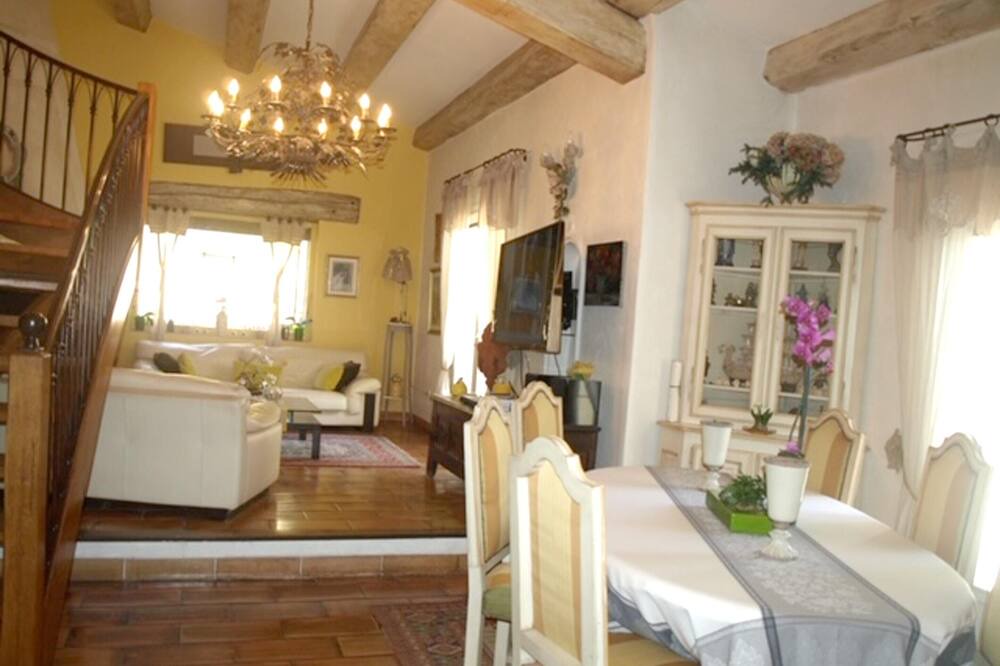 Photo of Livingroom in Orgon
