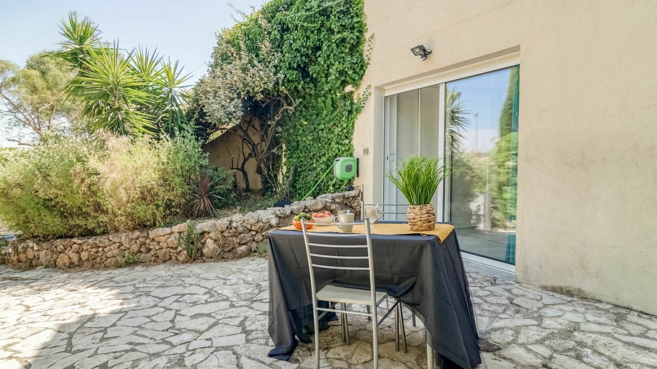 Photo of Patio Balcony in La Valette-du-Var