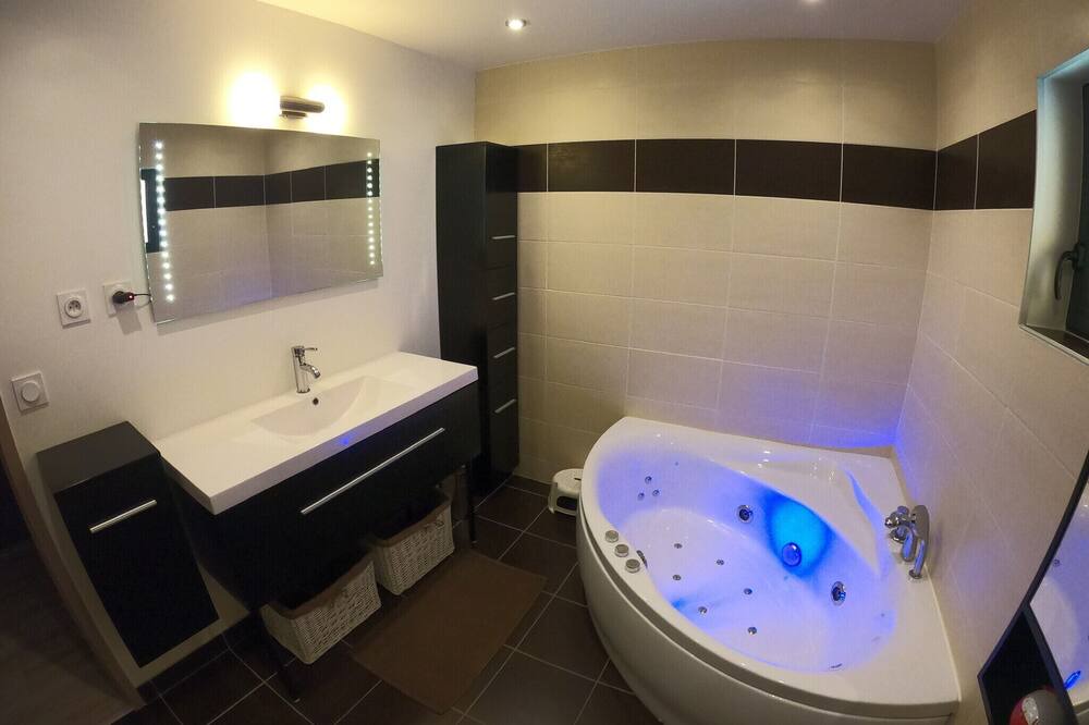 Photo of Bathroom in Jausiers