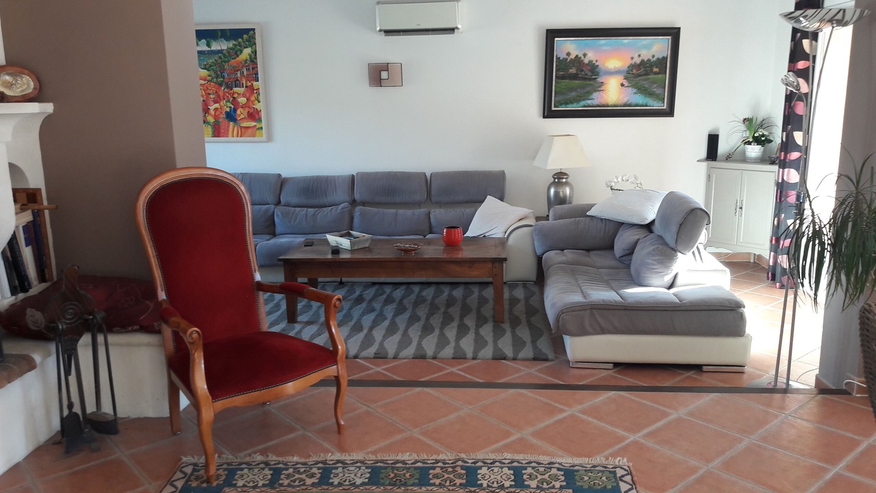 Photo of Livingroom in Pelissanne
