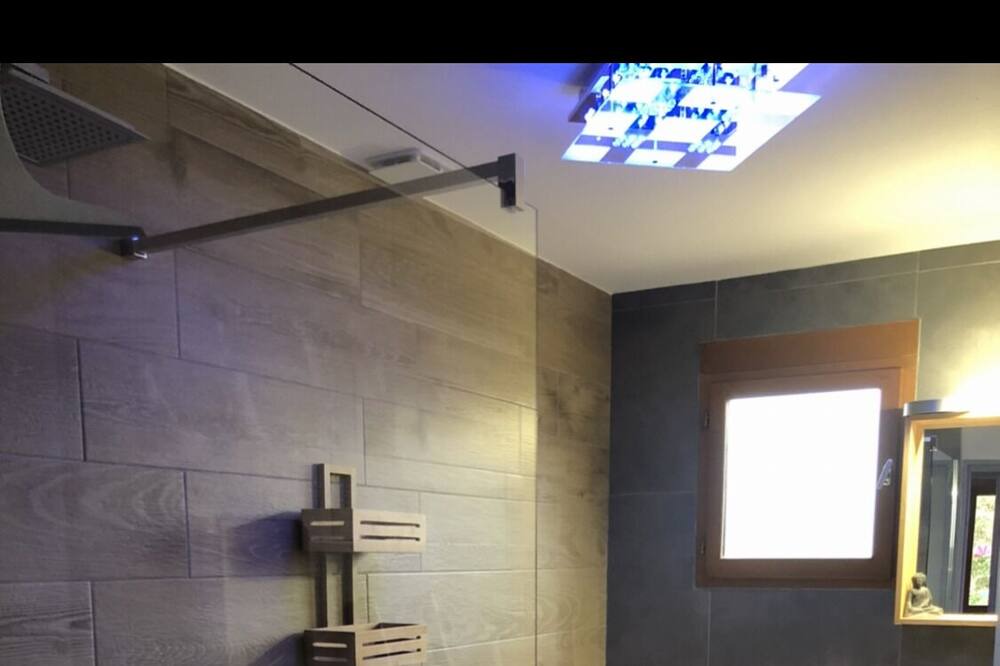 Photo of Bathroom in Cuges-les-Pins