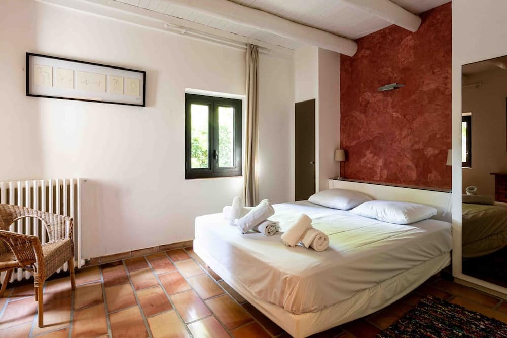 Photo of Bedroom in Les Baux-de-Provence