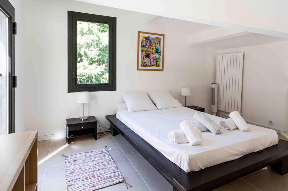 Photo of Bedroom in Les Baux-de-Provence