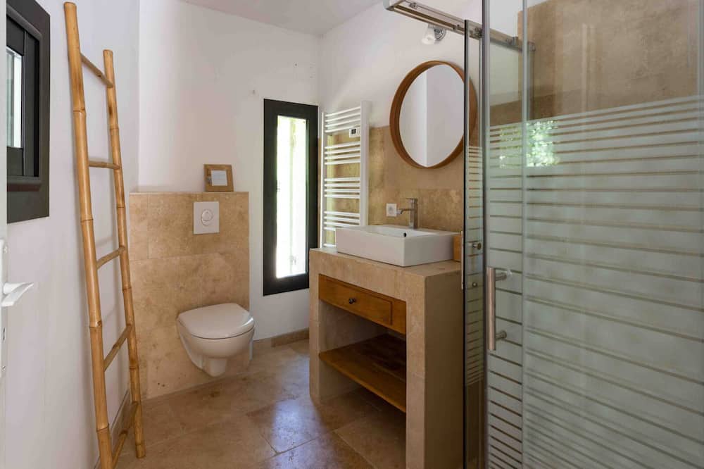 Photo of Bathroom in Les Baux-de-Provence