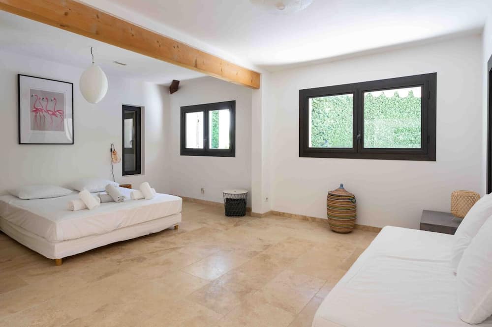 Photo of Bedroom in Les Baux-de-Provence