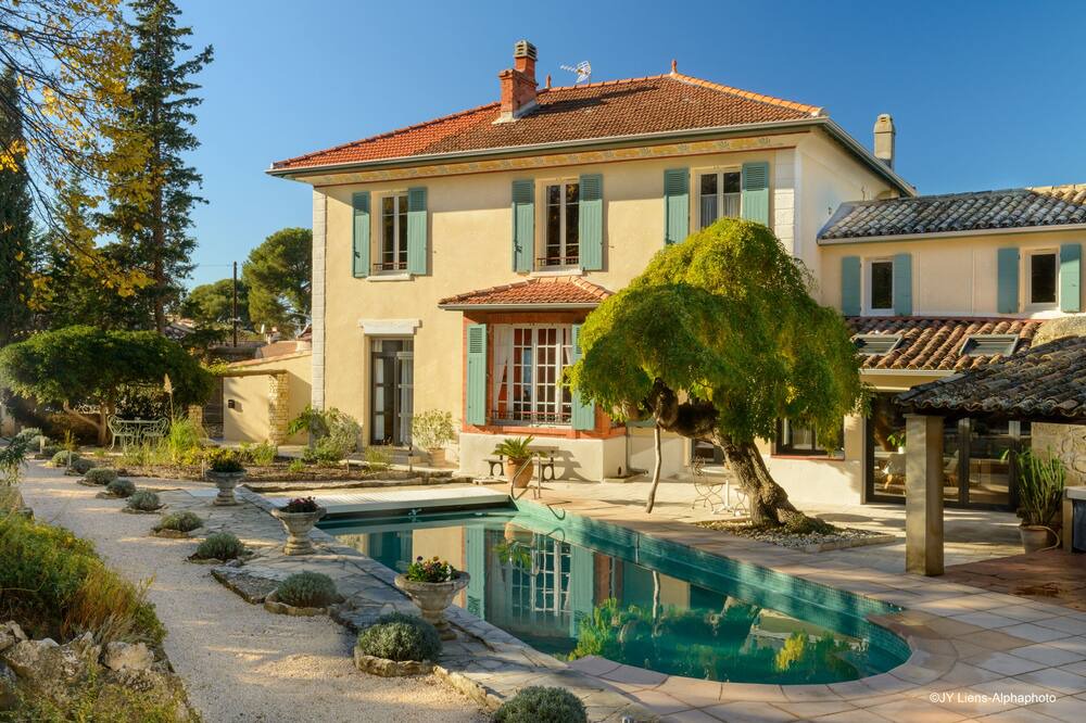 Photo of Outdoor in Lambesc