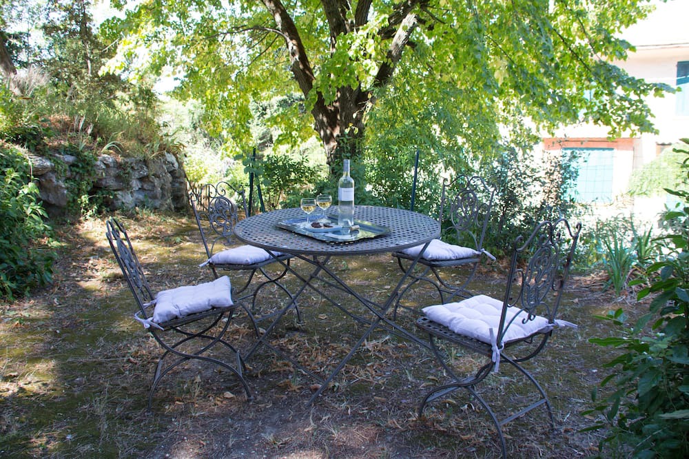 Photo of Outdoor in Lambesc