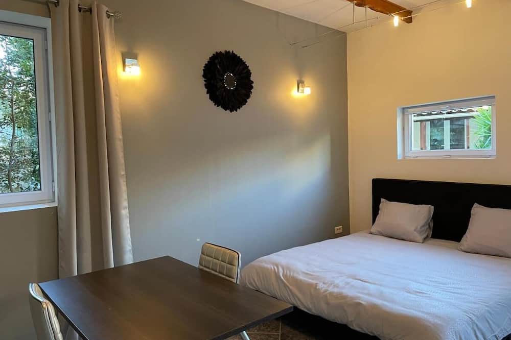 Photo of Bedroom in Roujan