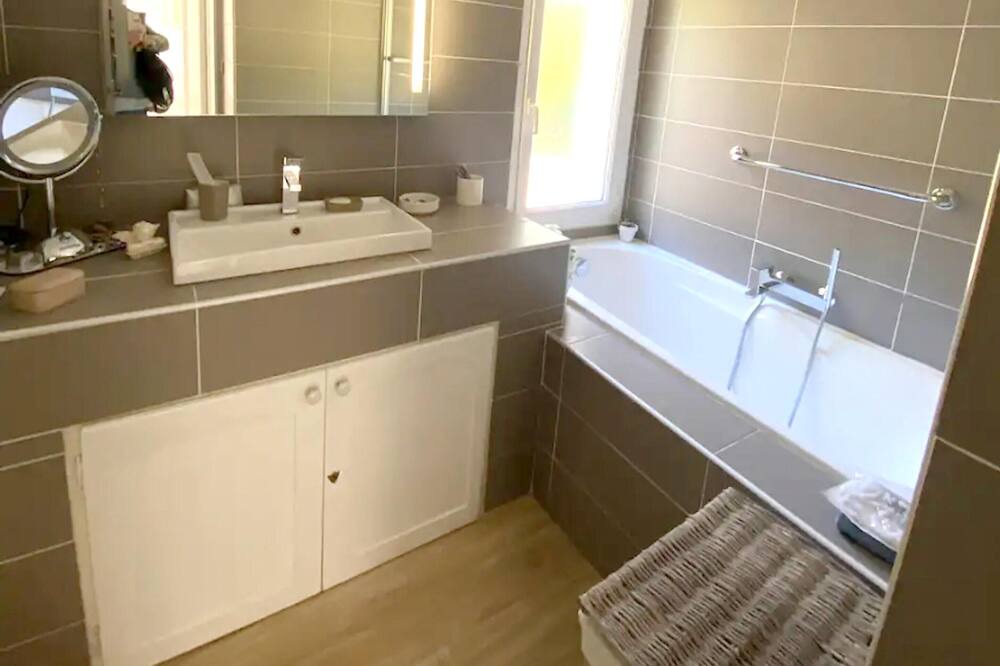 Photo of Bathroom in Tourrettes