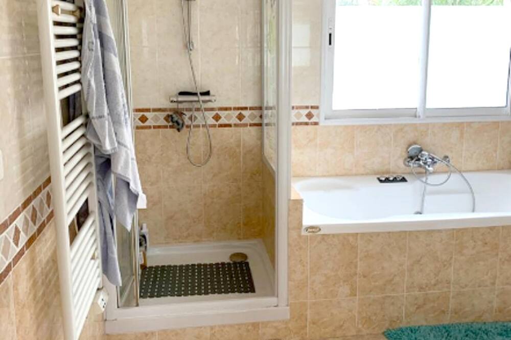 Photo of Bathroom in Tourrettes