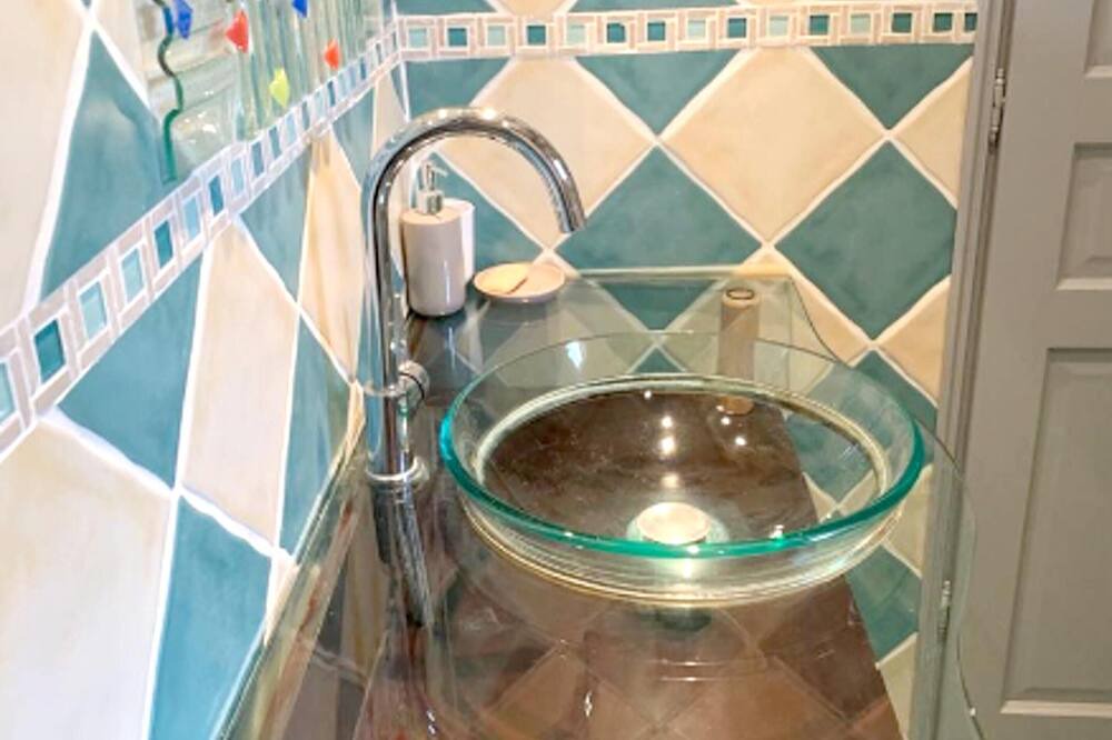 Photo of Bathroom in Tourrettes