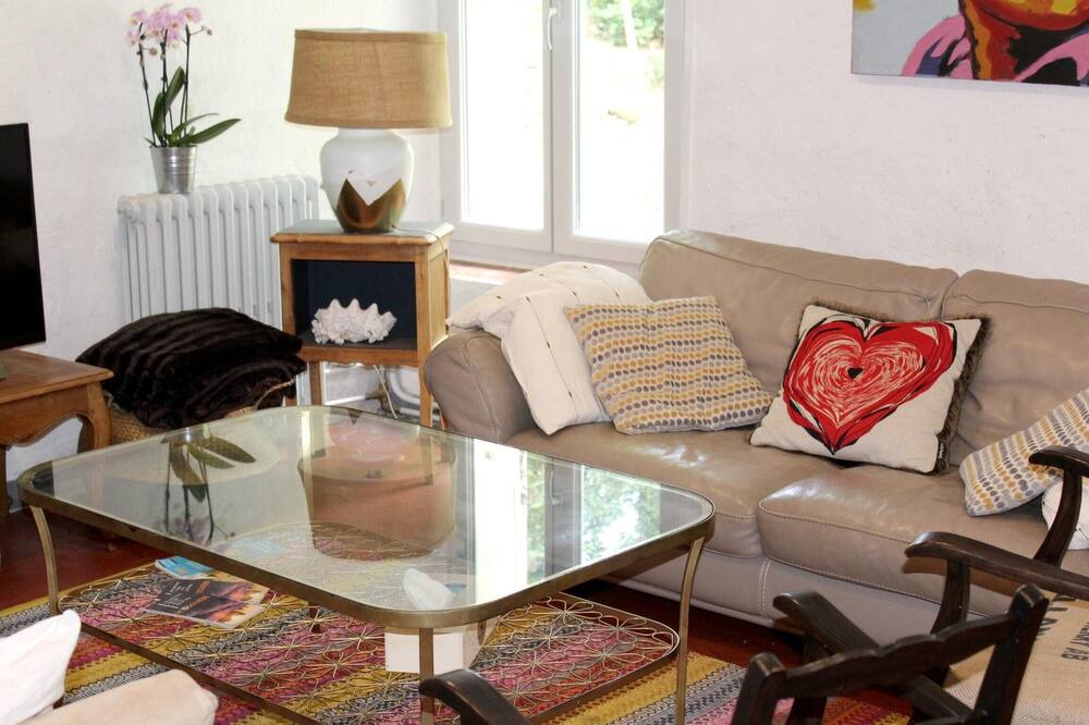 Photo of Livingroom in Villeneuve