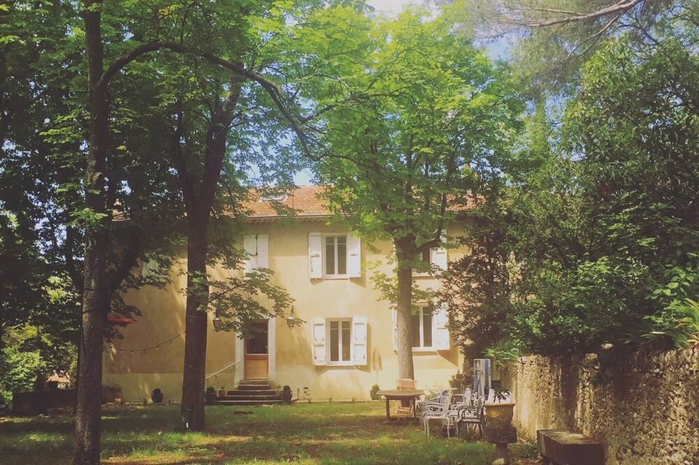 Photo of Others in Villeneuve