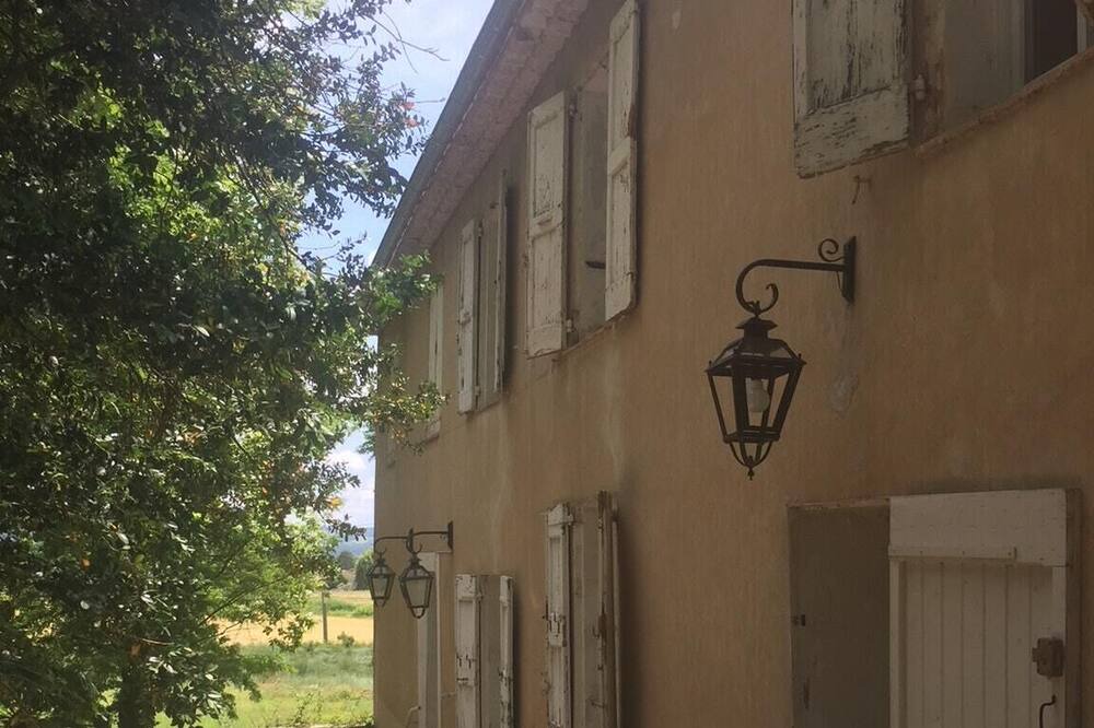 Photo of Others in Villeneuve
