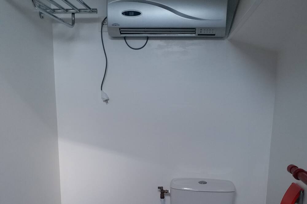 Photo of Bathroom in Tourbes