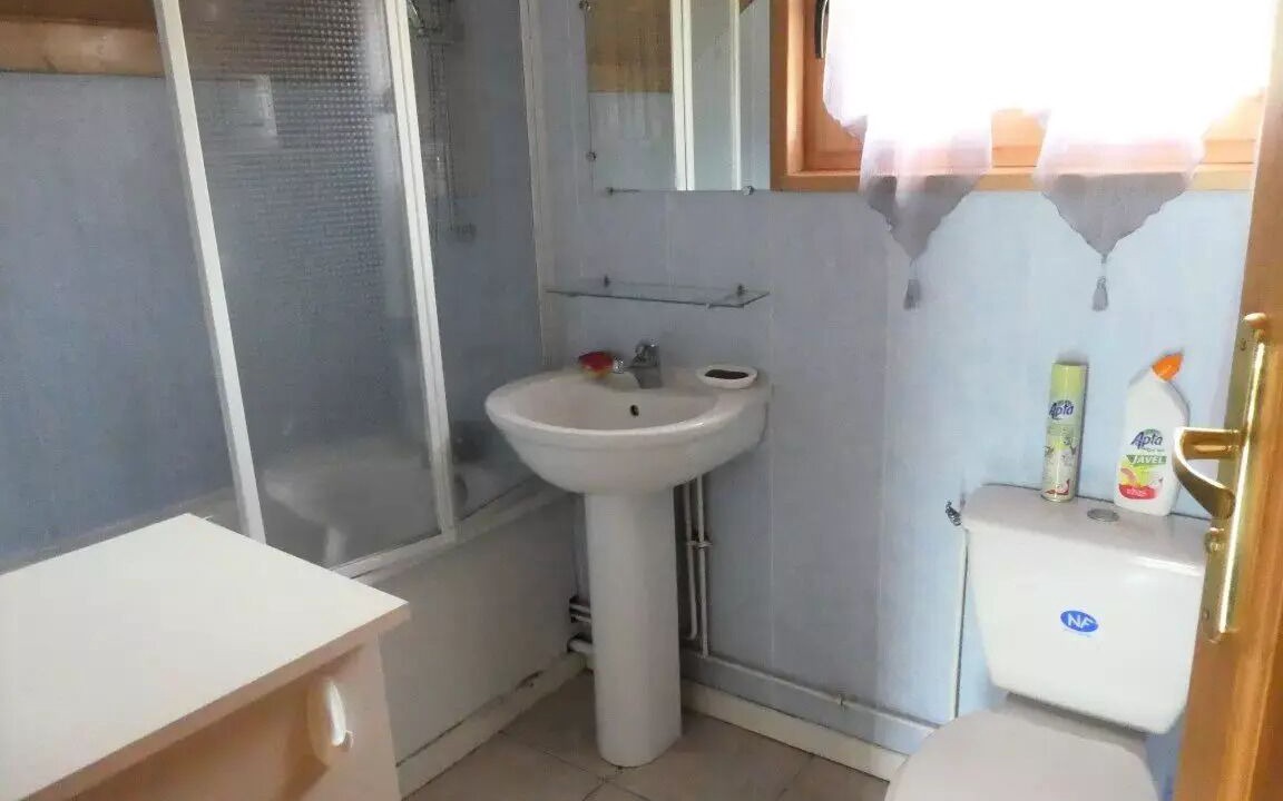 Photo of Bathroom in Reallon