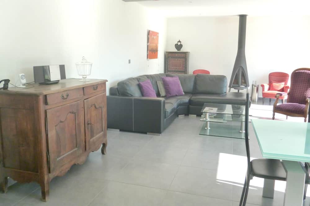 Photo of Livingroom in Eyragues
