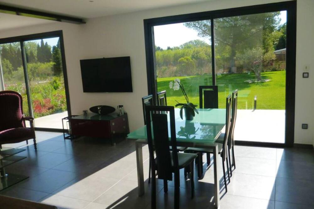 Photo of Livingroom in Eyragues