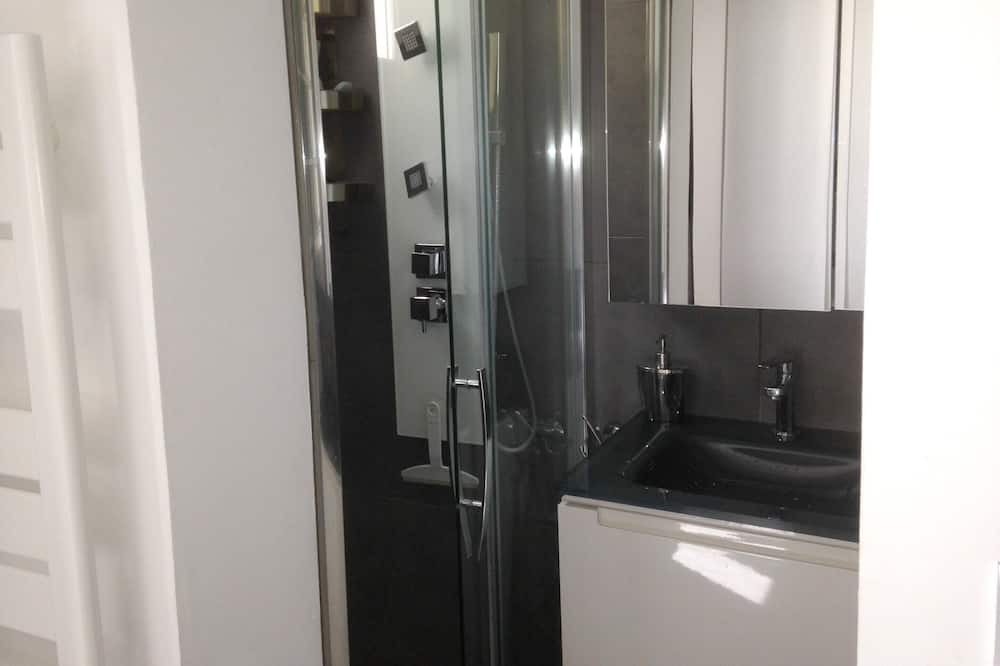 Photo of Bathroom in Eyragues