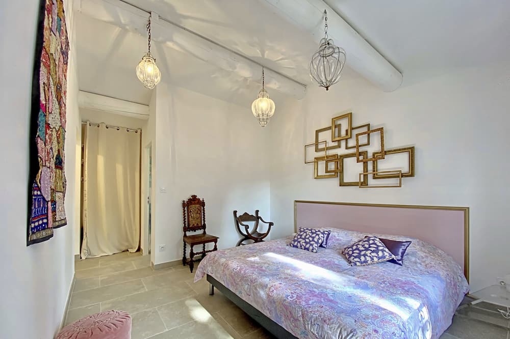 Photo of Bedroom in Pujaut
