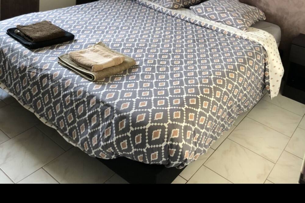 Photo of Bedroom in Cuges-les-Pins