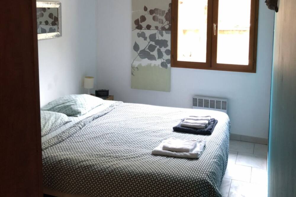 Photo of Bedroom in Cuges-les-Pins