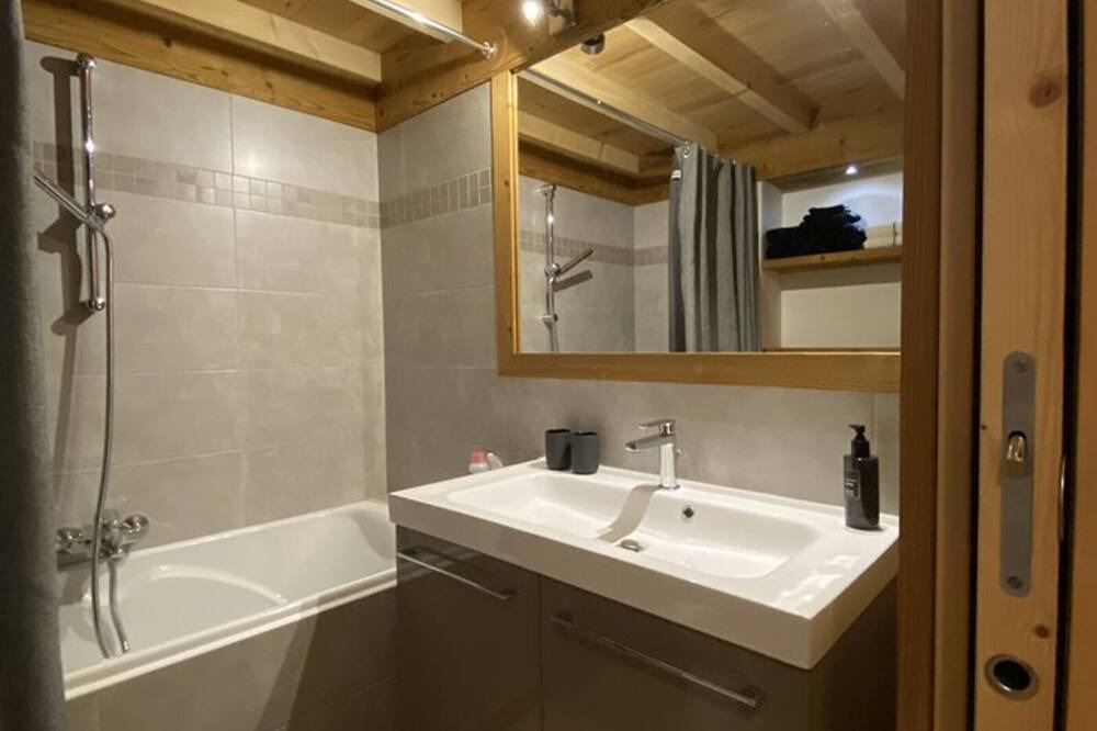 Photo of Bathroom in Isola