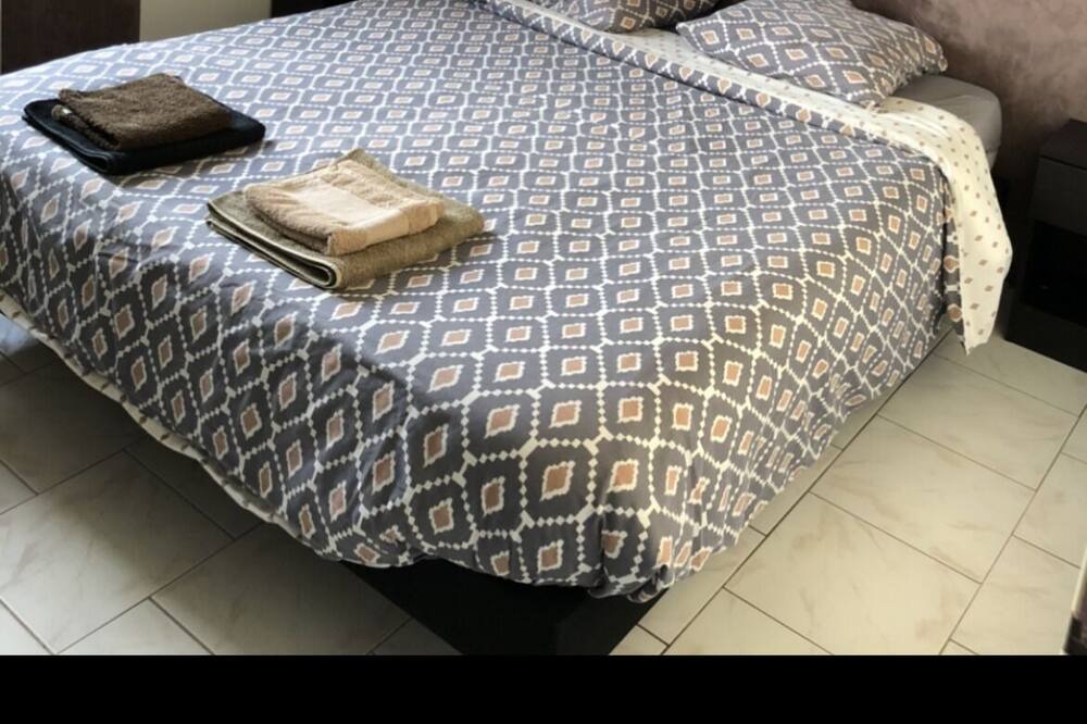 Photo of Bedroom in Cuges-les-Pins