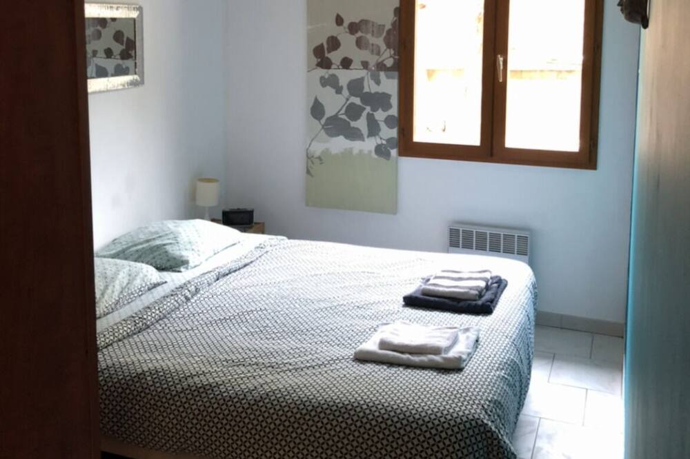 Photo of Bedroom in Cuges-les-Pins