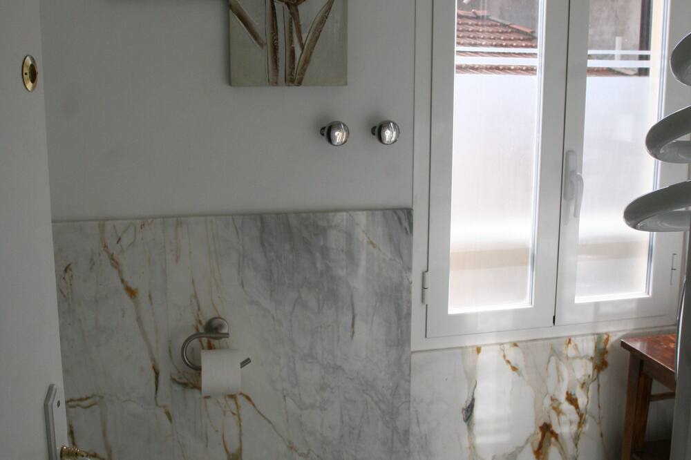 Photo of Bathroom in Gorbio