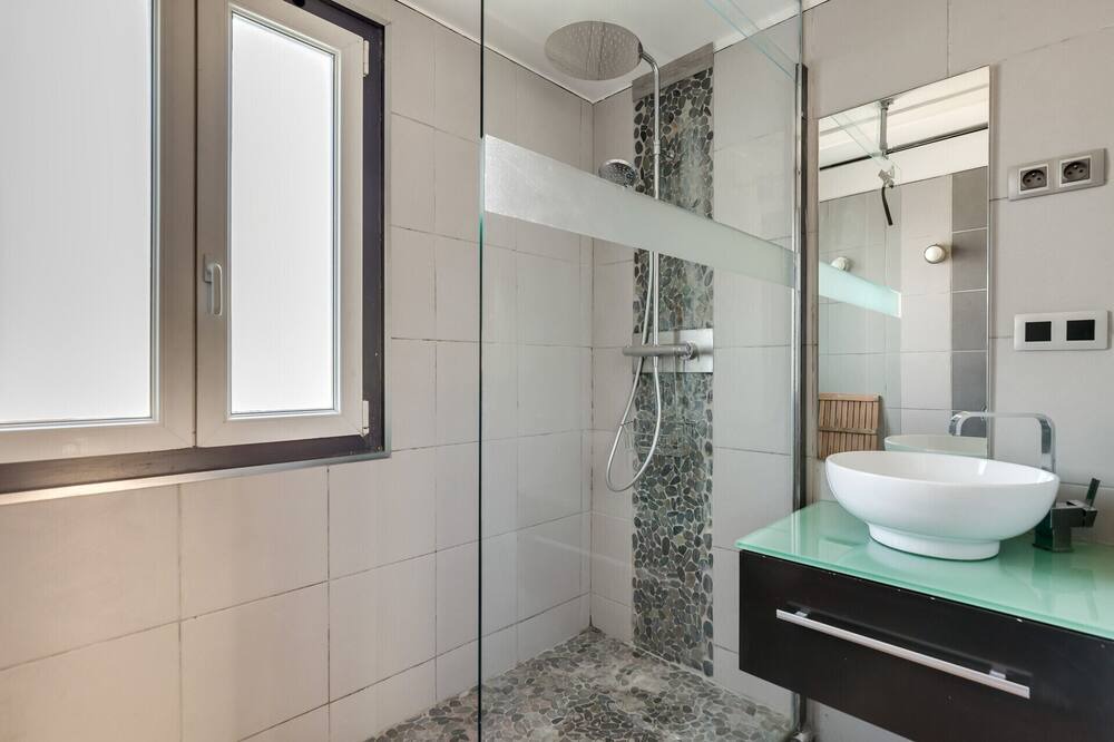 Photo of Bathroom in Les Cevennes